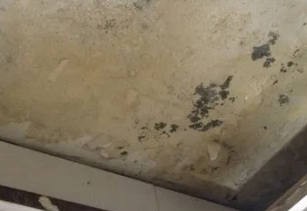 宜昌市阳台漏水维修公司分享下宜昌市卫生间渗水维修需要注意哪些问题。